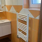 Apartma Meadow Tranquil With Evergreen Garden - Two Bedroom *