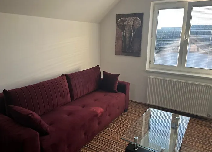 Meadow Tranquil With Evergreen Garden - Two Bedroom דירה Zirovnica