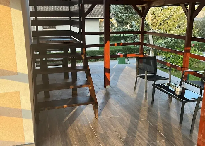 Meadow Tranquil With Evergreen Garden - Two Bedroom Apartment