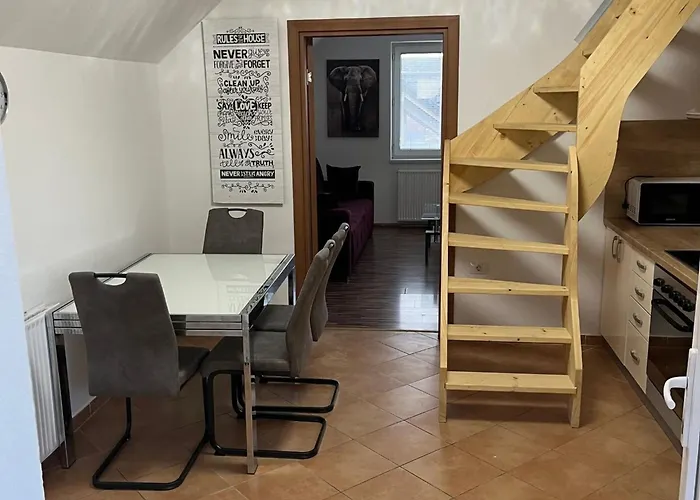 Apartment Meadow Tranquil With Evergreen Garden - Two Bedroom Zirovnica